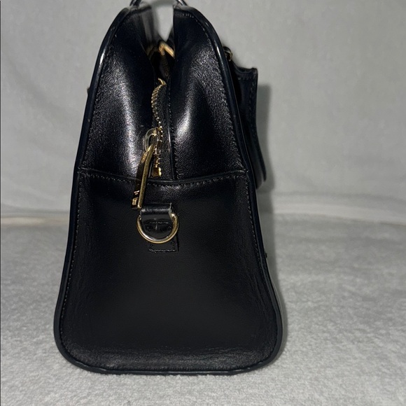 Saint Laurent Black Leather Tote with Gold Logo - Picture 4 of 9